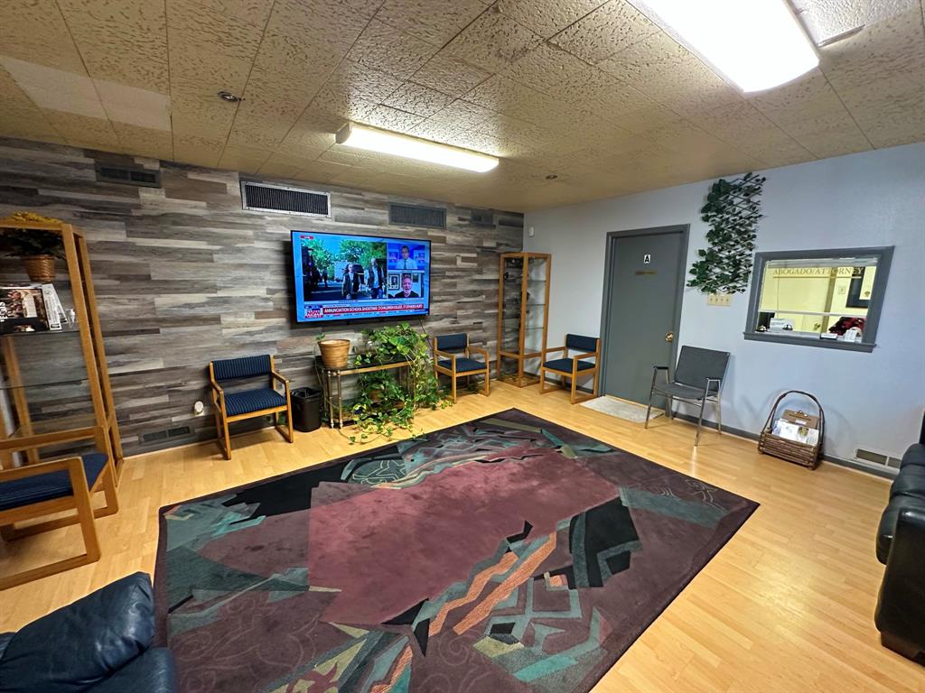 1104 W Jefferson Boulevard