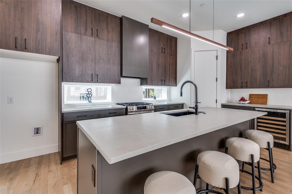 2908 Hawthorne Avenue 104