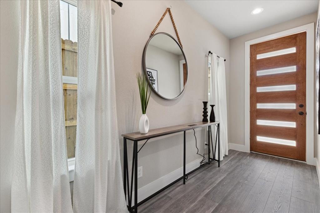 Lincoln Manor - Residential