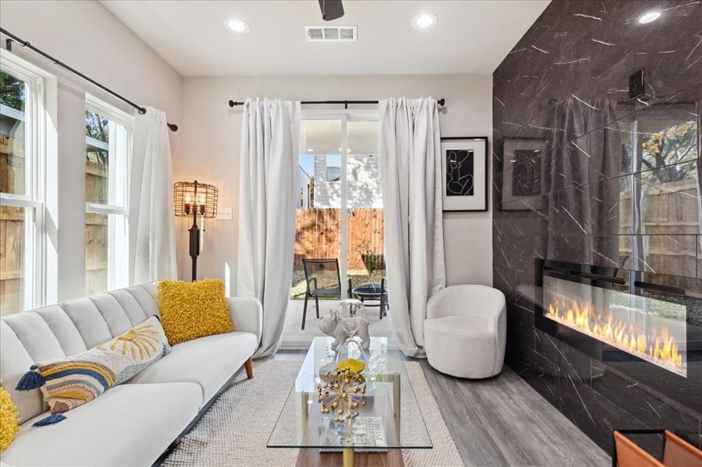 Lincoln Manor - Residential