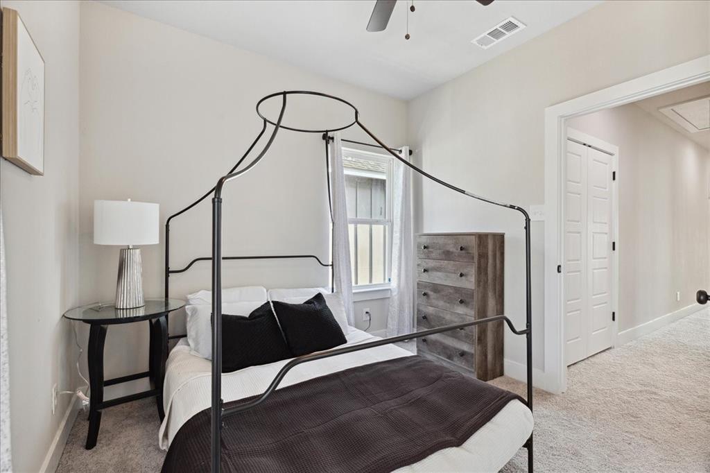 Lincoln Manor - Residential