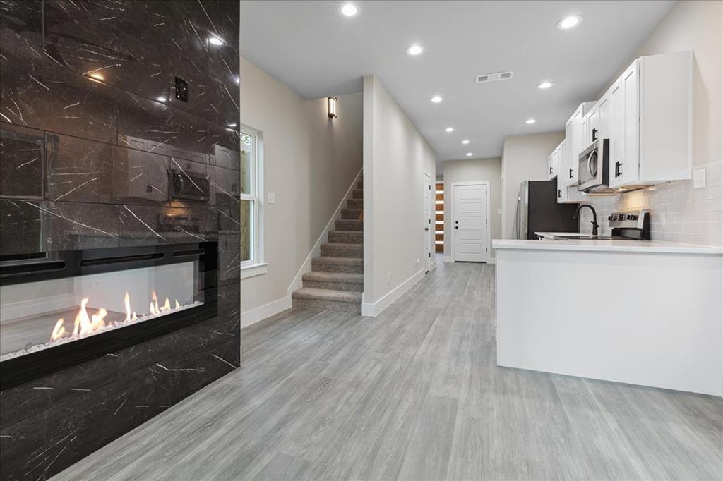 Lincoln Manor - Residential