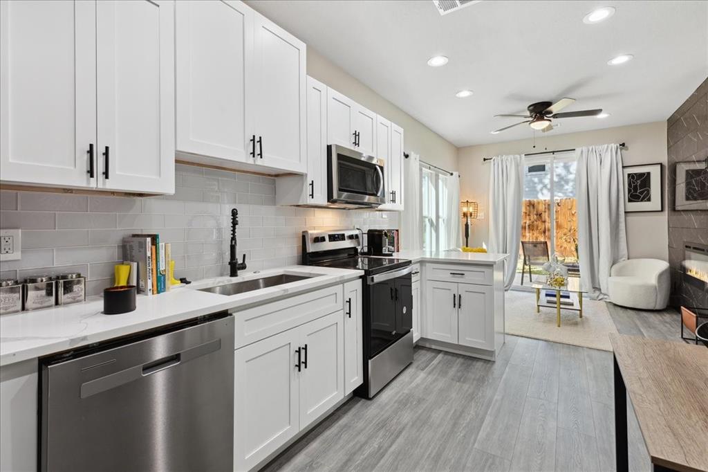 Lincoln Manor - Residential