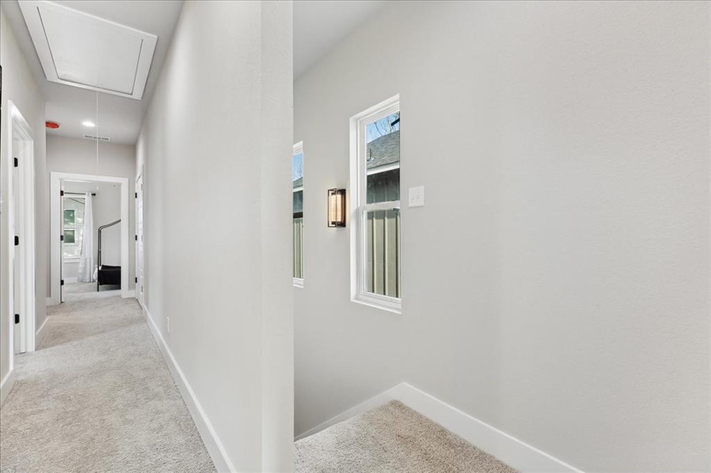 Lincoln Manor - Residential