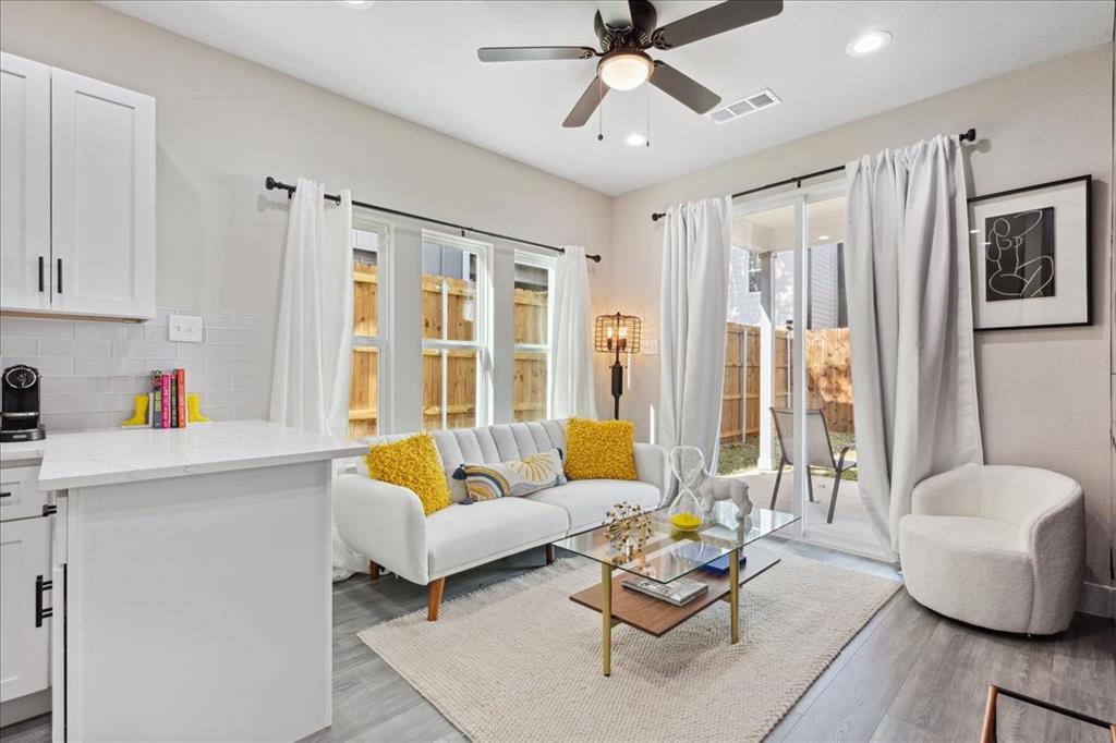 Lincoln Manor - Residential