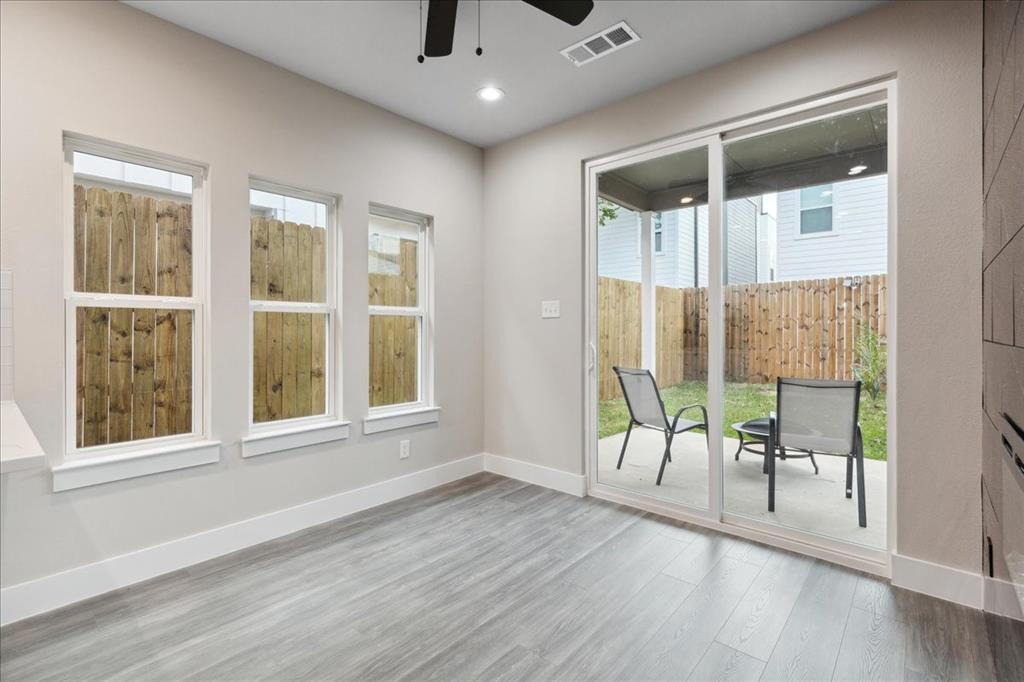 Lincoln Manor - Residential