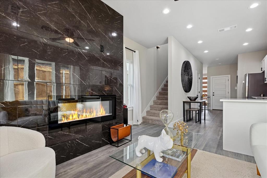 Lincoln Manor - Residential