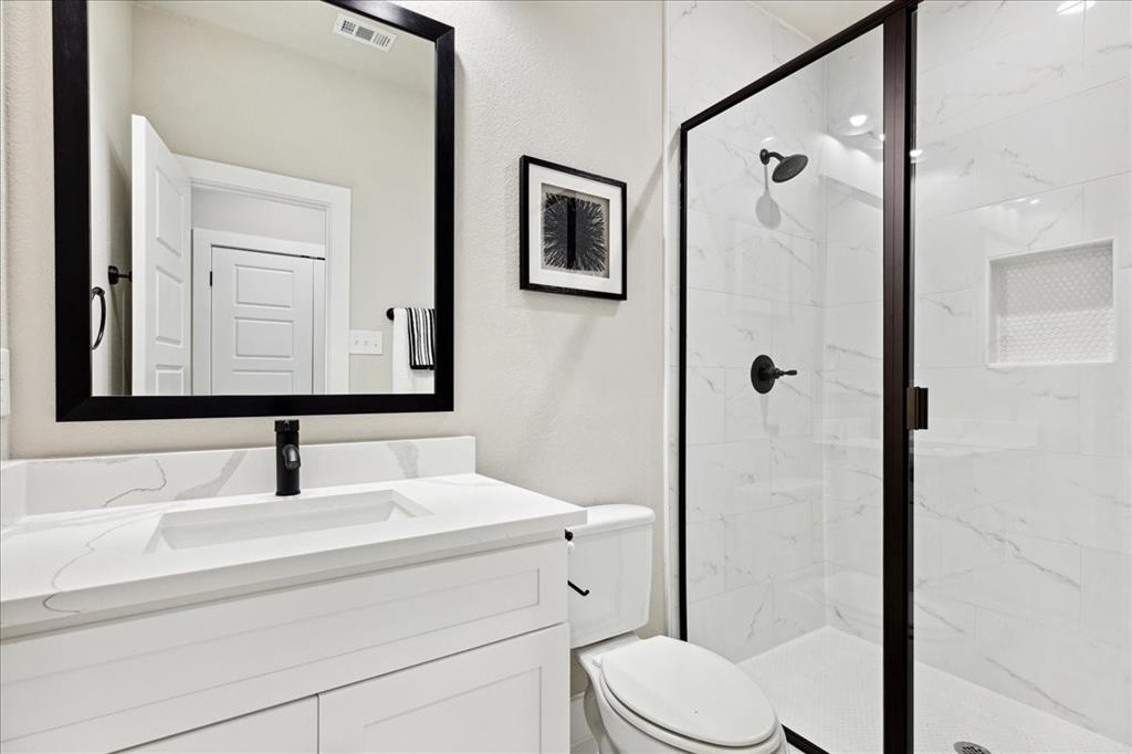 Lincoln Manor - Residential