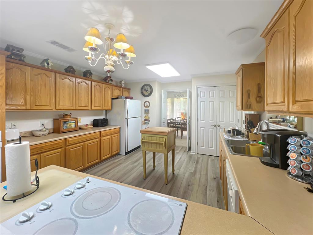 695 County Road 1210