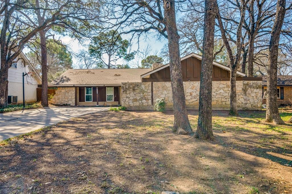 3406 Halifax Drive