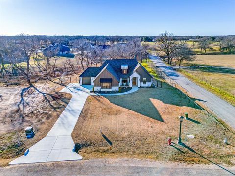 1000 Hennesay Park Springtown TX 76082