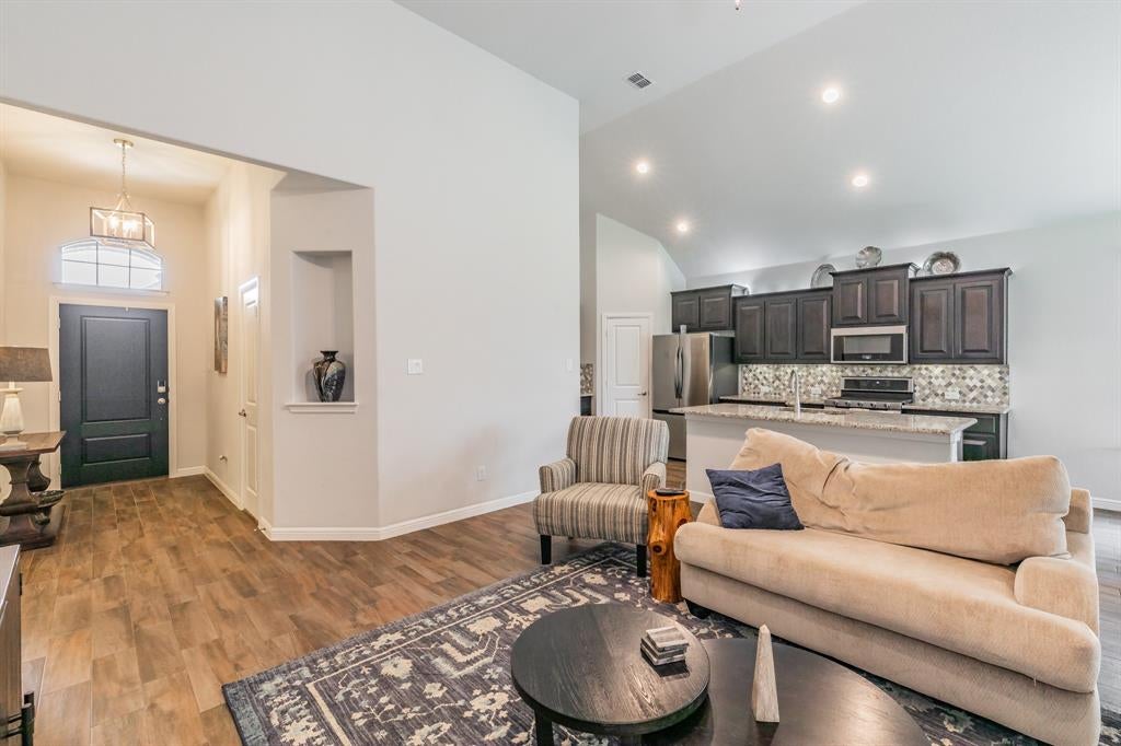 8901 Thompson Road