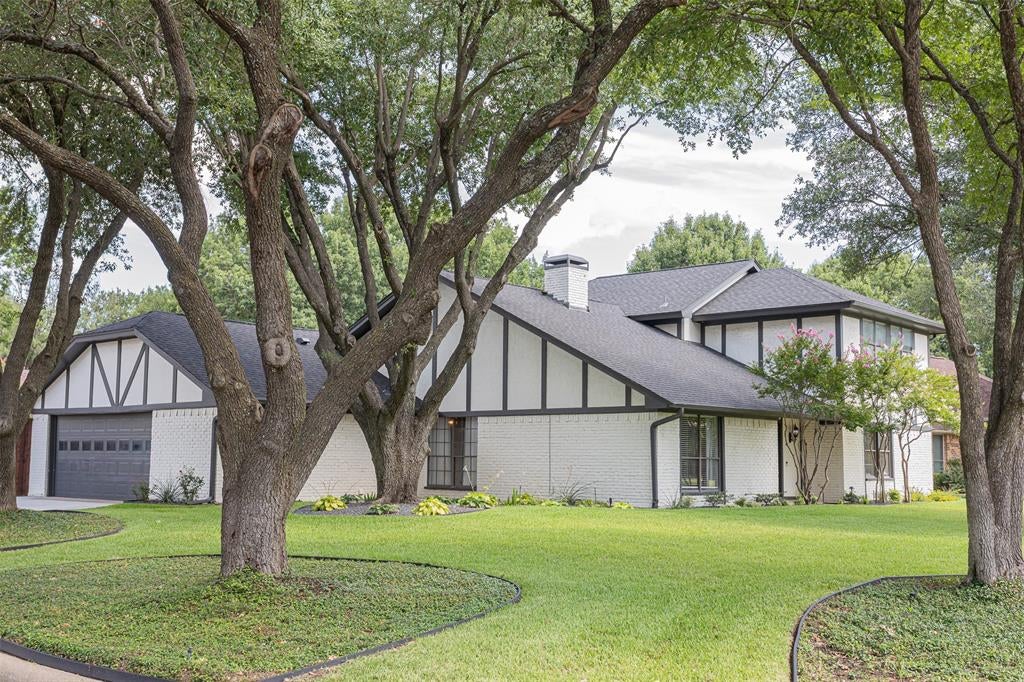 1121 Augusta Court