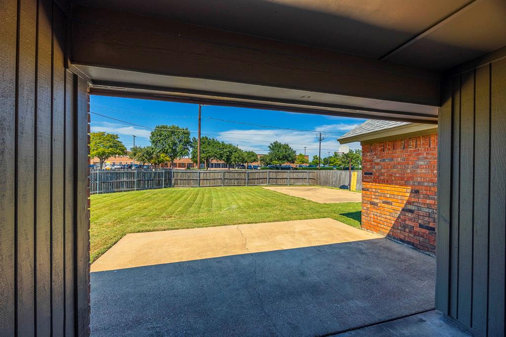 8256 Lesley Lane