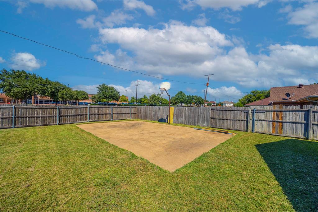8256 Lesley Lane