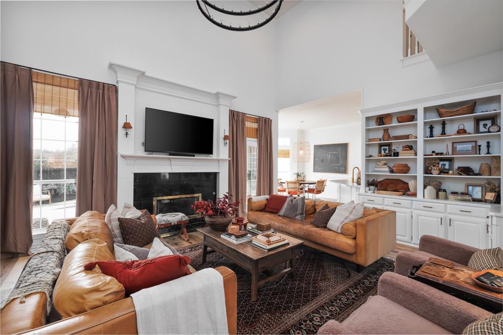 Woodland Hills Colleyville - Residential