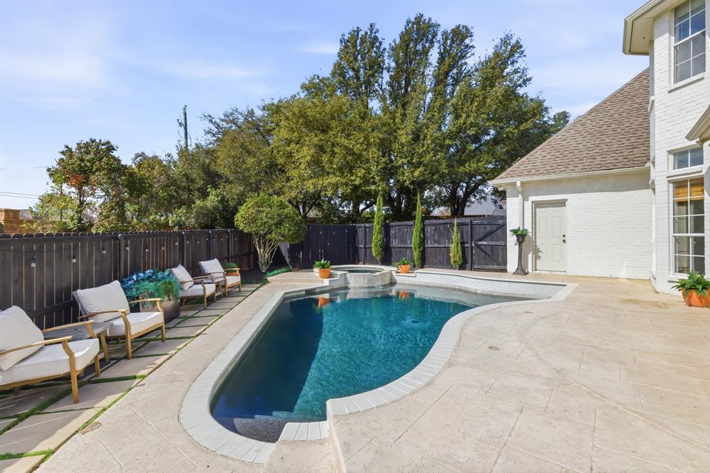 Woodland Hills Colleyville - Residential