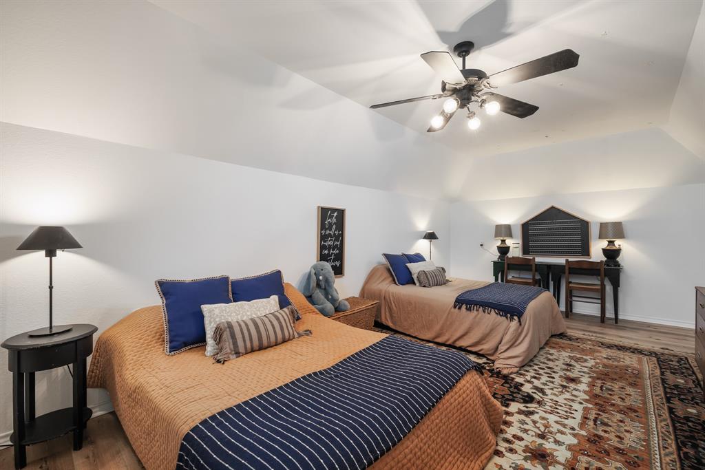 Woodland Hills Colleyville - Residential