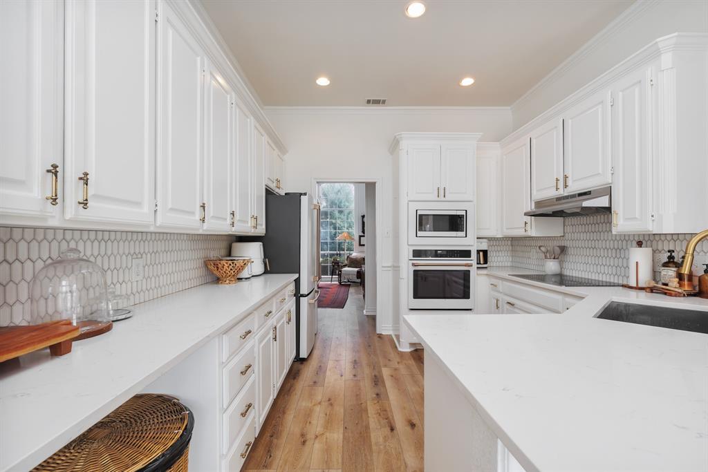 Woodland Hills Colleyville - Residential