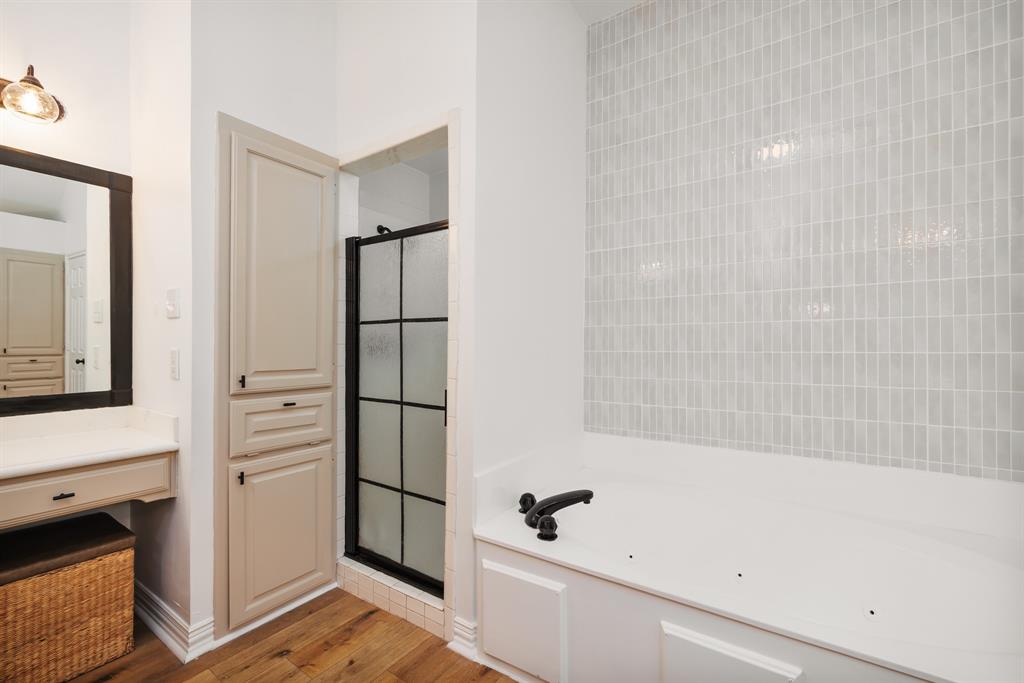 Woodland Hills Colleyville - Residential