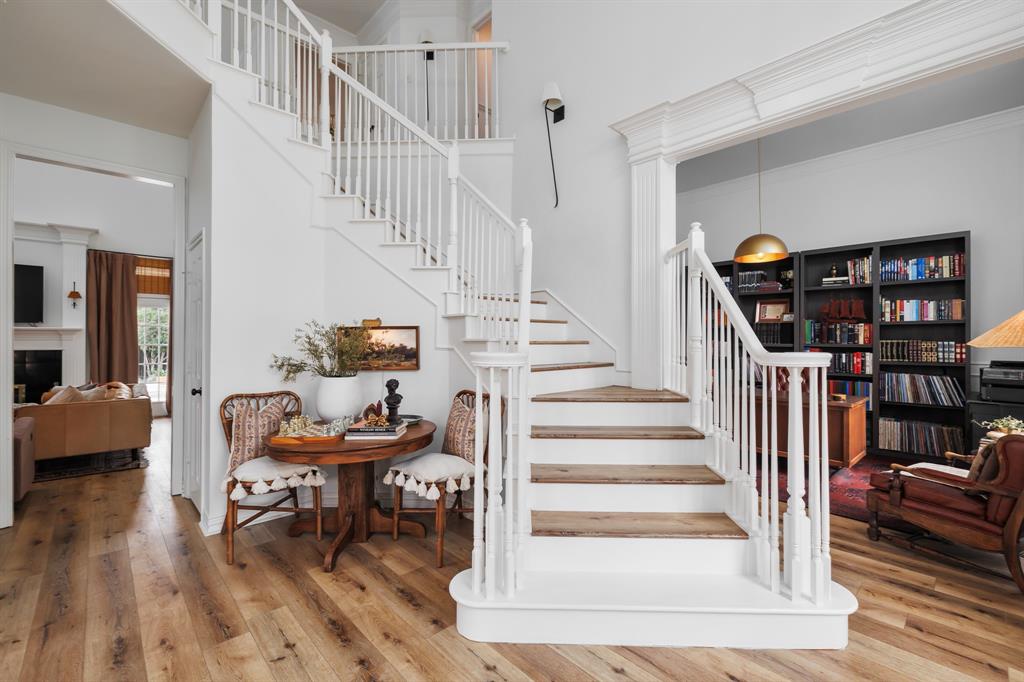 Woodland Hills Colleyville - Residential