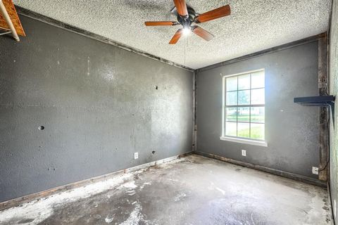Tiny photo for 736 Thedford Road, Seagoville, TX 75159 (MLS # 21202035)