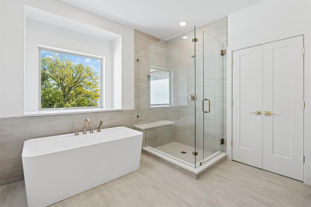 Lewisville Water's Edge II Condominium - Residential