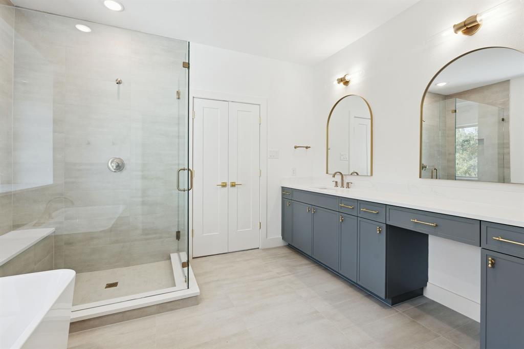 Lewisville Water's Edge II Condominium - Residential