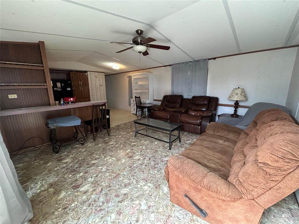 607 W Highland Avenue