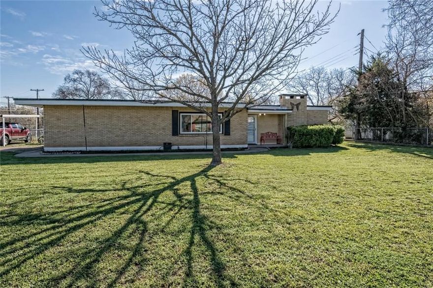 Lovely home in the heart of Waco nestled on over a half acre lot!  This home has 3 large bedrooms and 3 bathrooms.  Pretty living area with lots of natural light and wood-burning fireplace.  Kitchen has neat concrete counter tops and nice breakfast bar that opens to the breakfast area and the living room.  Flexible floor plan offers space for a game room or an office and could be converted into another bedroom. Spacious and airy laundry room and views of the huge backyard and patio areas.