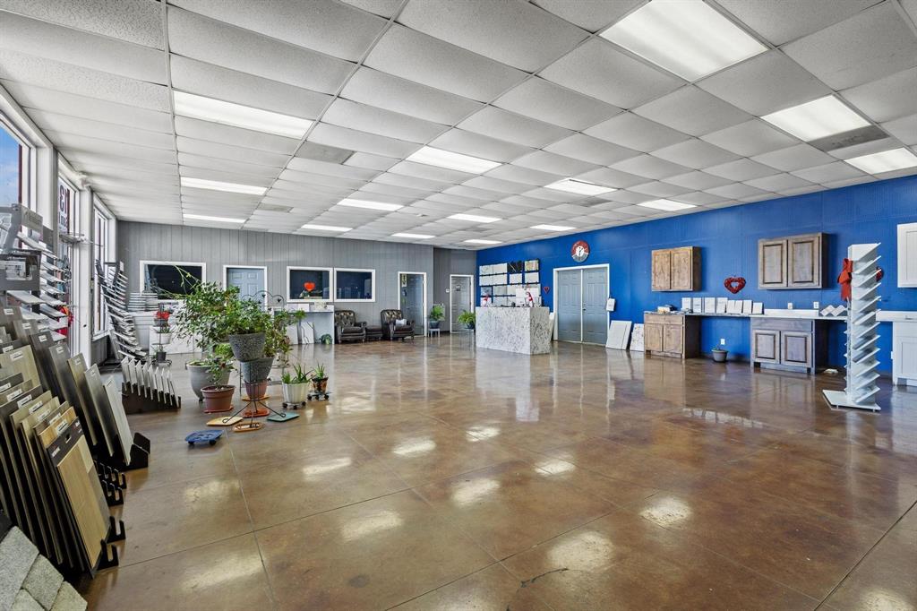 Moss Add - Commercial Sale