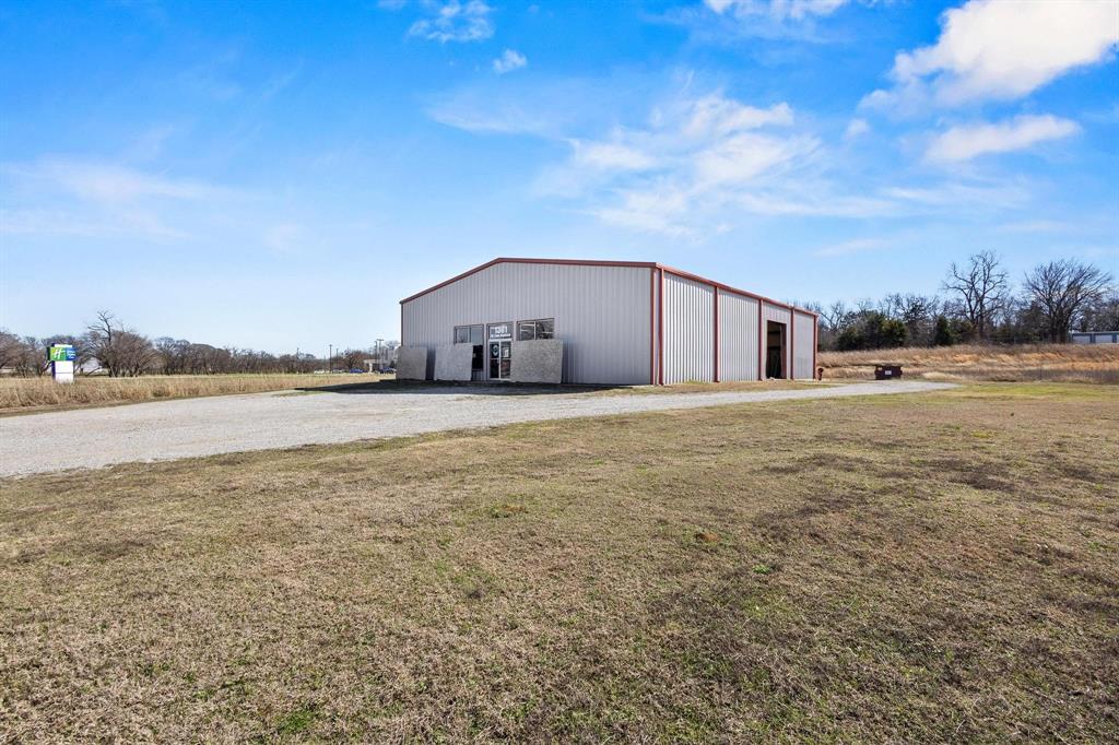 Moss Add - Commercial Sale