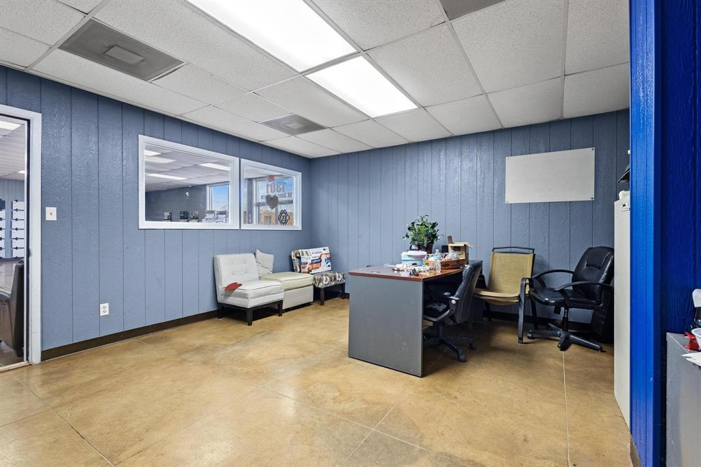 Moss Add - Commercial Sale