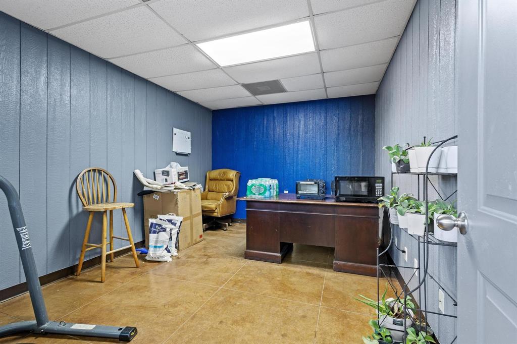 Moss Add - Commercial Sale