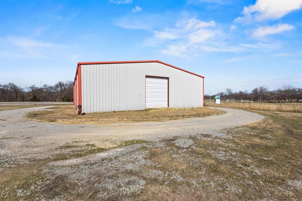 Moss Add - Commercial Sale