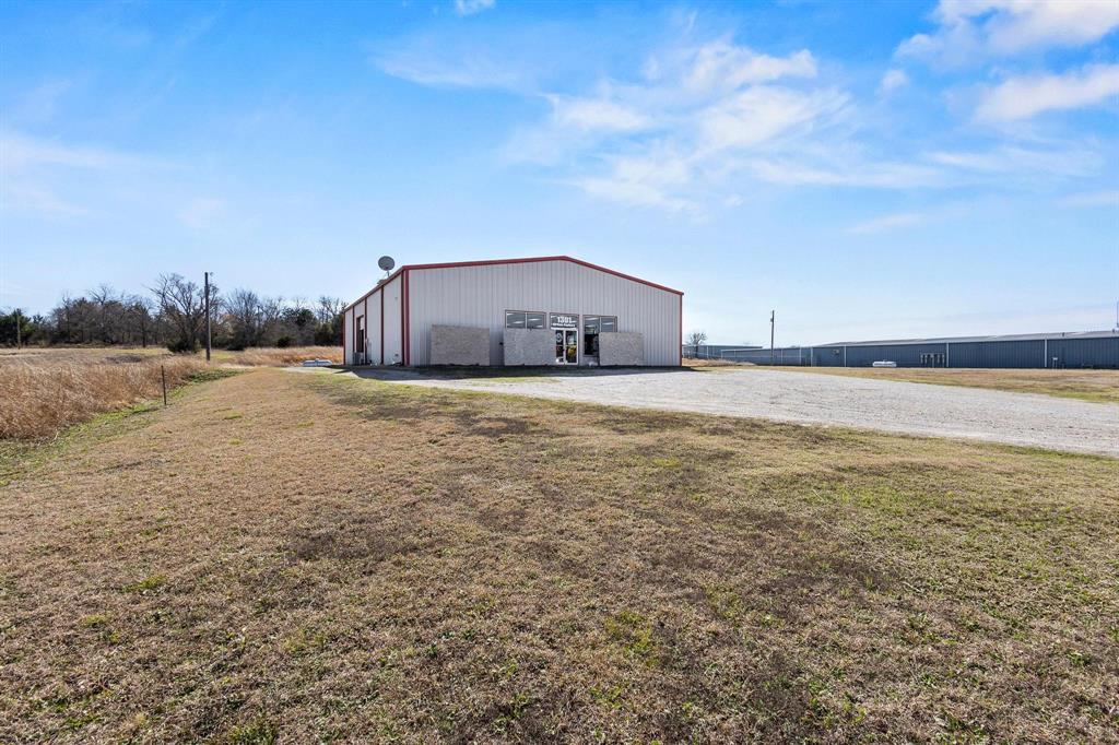 Moss Add - Commercial Sale