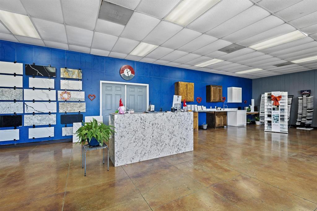 Moss Add - Commercial Sale