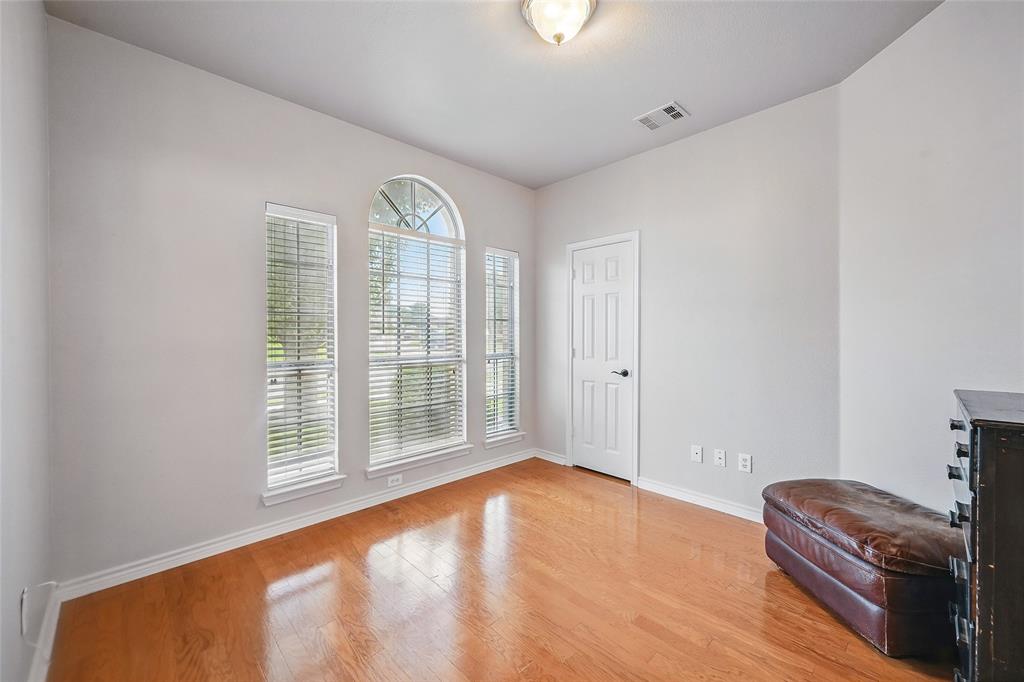 Arlington, Texas 76002, United States, 5 Bedrooms Bedrooms, ,3 BathroomsBathrooms,Residential,Active,146322