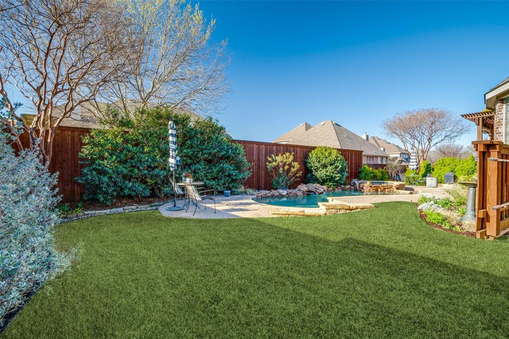 990 Willowmist Drive