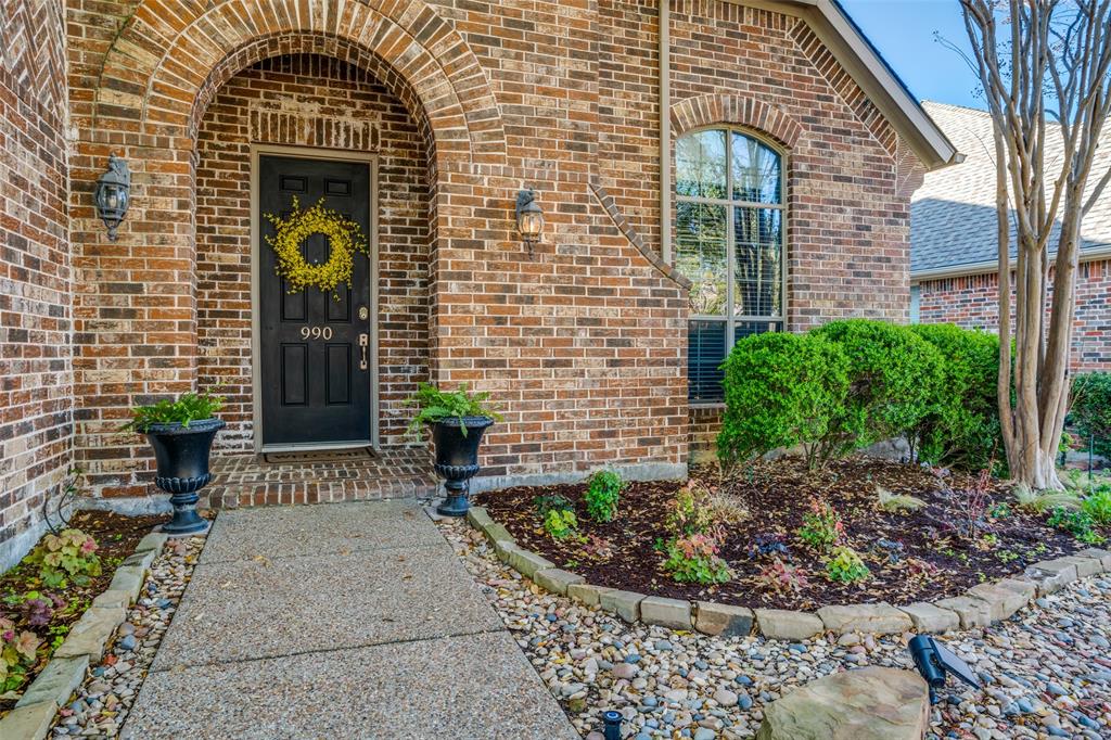 990 Willowmist Drive