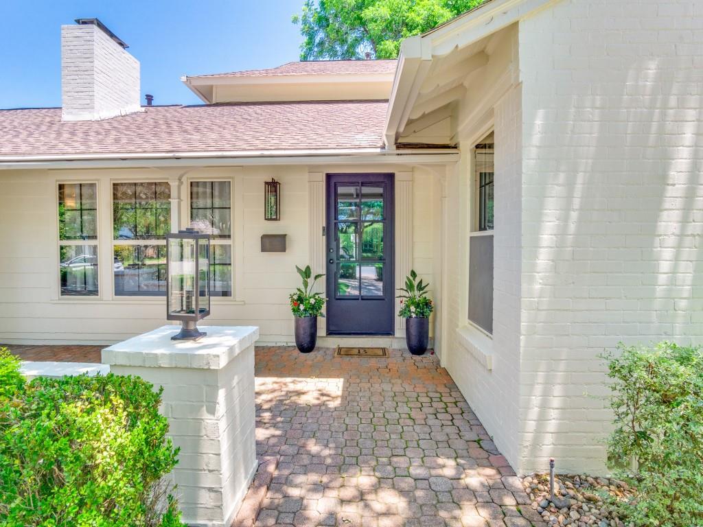 104 Crestwood Drive