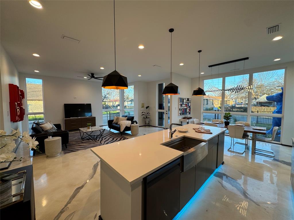3415 Chihuahua Avenue