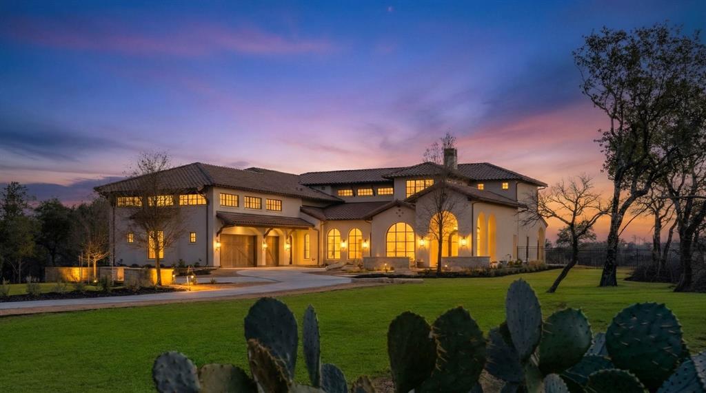 10717 Arrowhead Point Drive