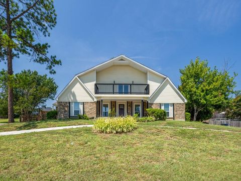 Photo of 2226 Meadowview Drive, Garland, TX 75043 (MLS # 21147126)