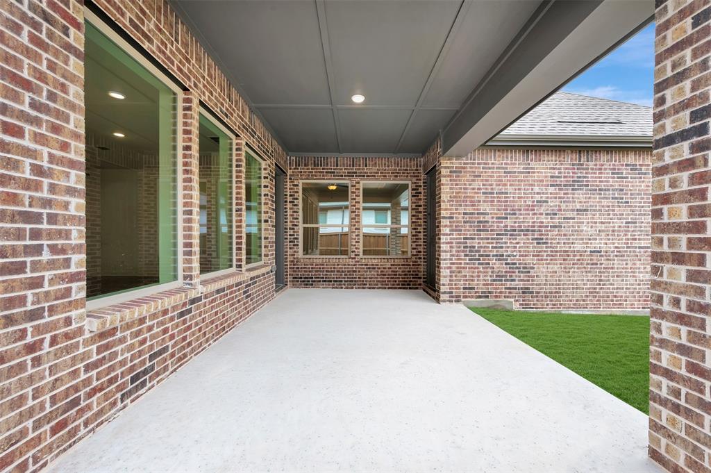 2085 Emerald Grove Drive