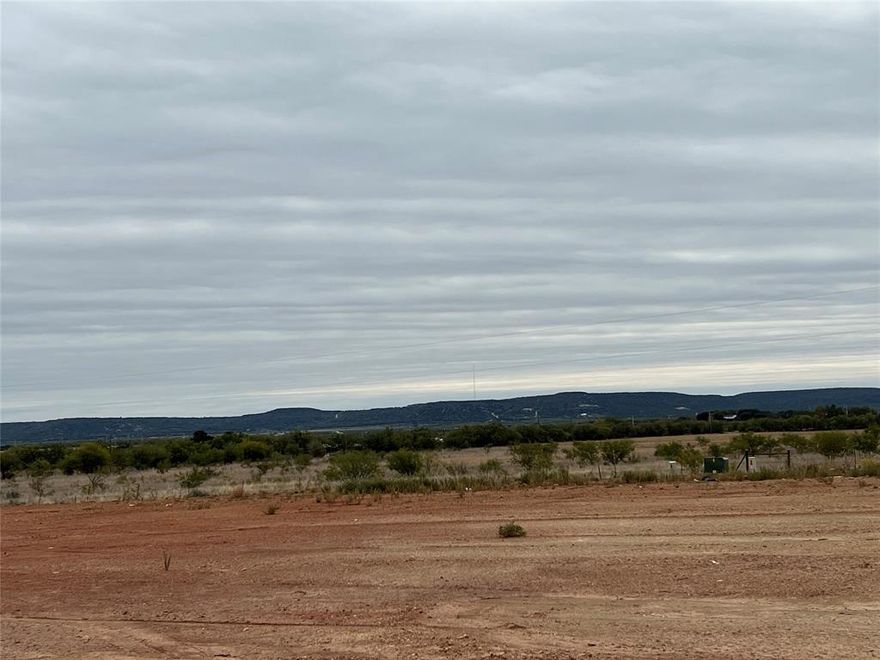 Welcome to Hunters Landing in the sought after Wylie ISD. Come take advantage of .5 acre lots, no city taxes, fiber optic internet, curb and gutter streets and country living. The subdivision offers a community pool and common area.  Just a few lots are left, so bring your builder and lets get you in the neighborhood. Buyer is responsible for water meter from Potosi Water Supply.
*Shops can be built*