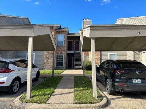 Photo of 1700 Amelia Court #523, Plano, TX 75075 (MLS # 21169864)