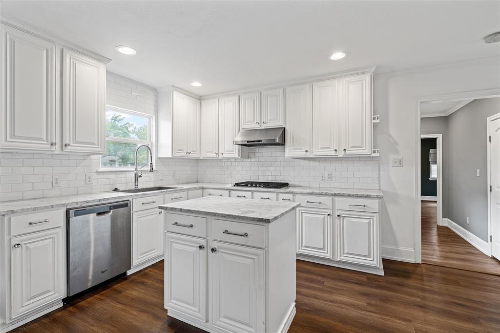 3405 Macarthur Drive