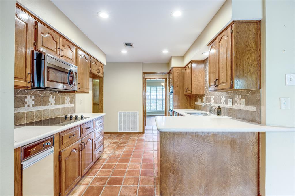 2500 Shoreline Drive