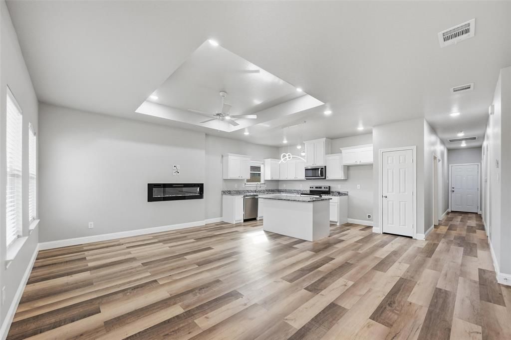 Photo of 813 Oneal Street, Greenville, TX 75401 (MLS # 21194575)